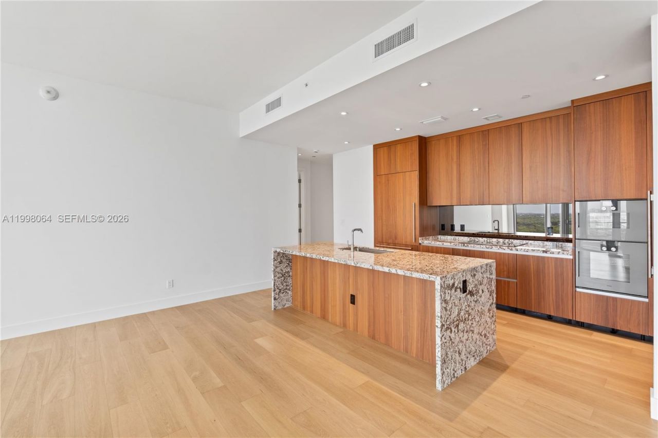 175 SE 25 Rd, Unit 2003, Miami, FL 33129 Photo