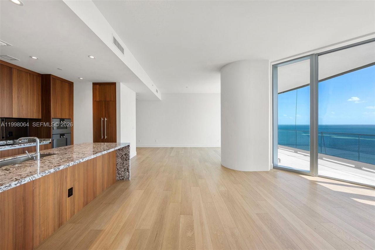 175 SE 25 Rd, Unit 2003, Miami, FL 33129 Photo