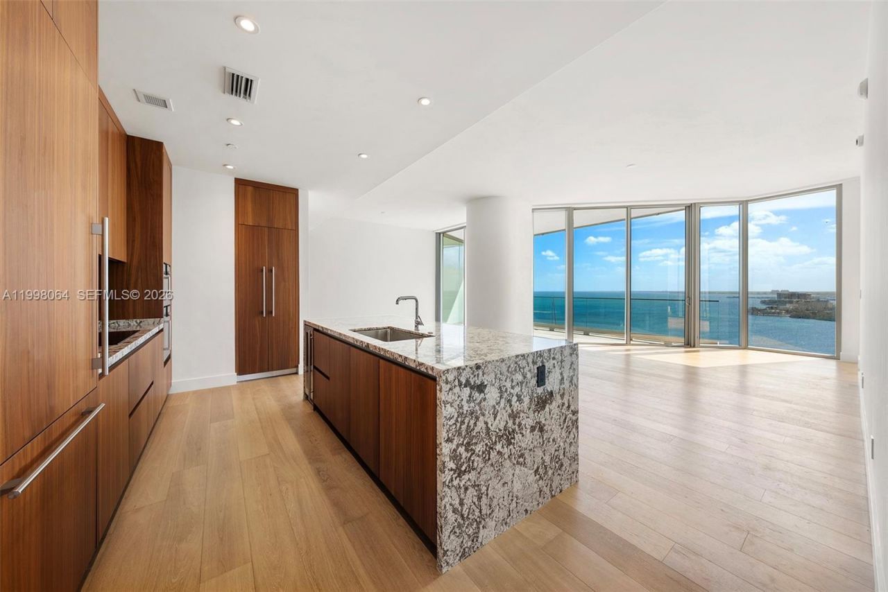 175 SE 25 Rd, Unit 2003, Miami, FL 33129 Photo