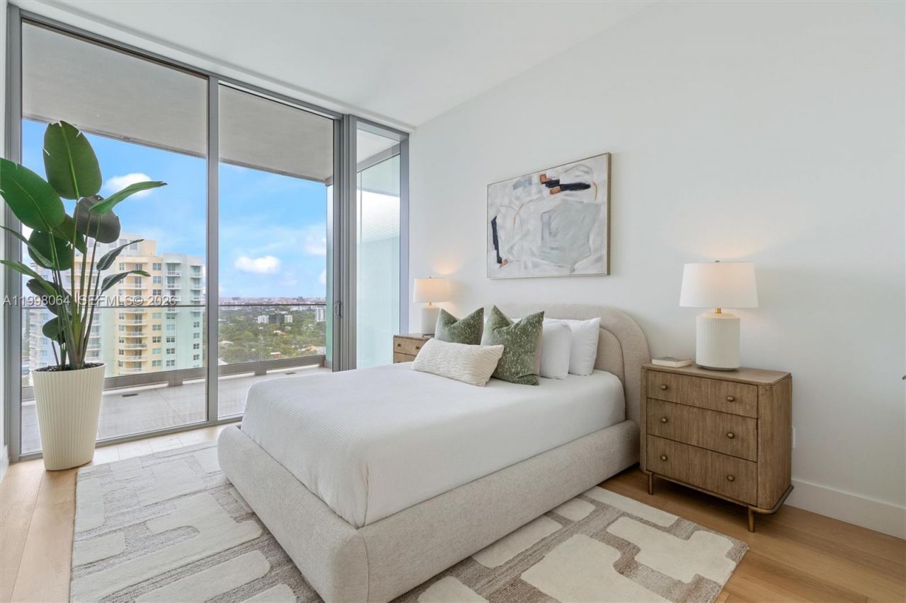 175 SE 25 Rd, Unit 2003, Miami, FL 33129 Photo