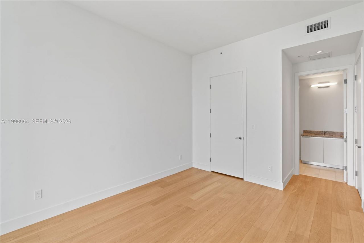 175 SE 25 Rd, Unit 2003, Miami, FL 33129 Photo