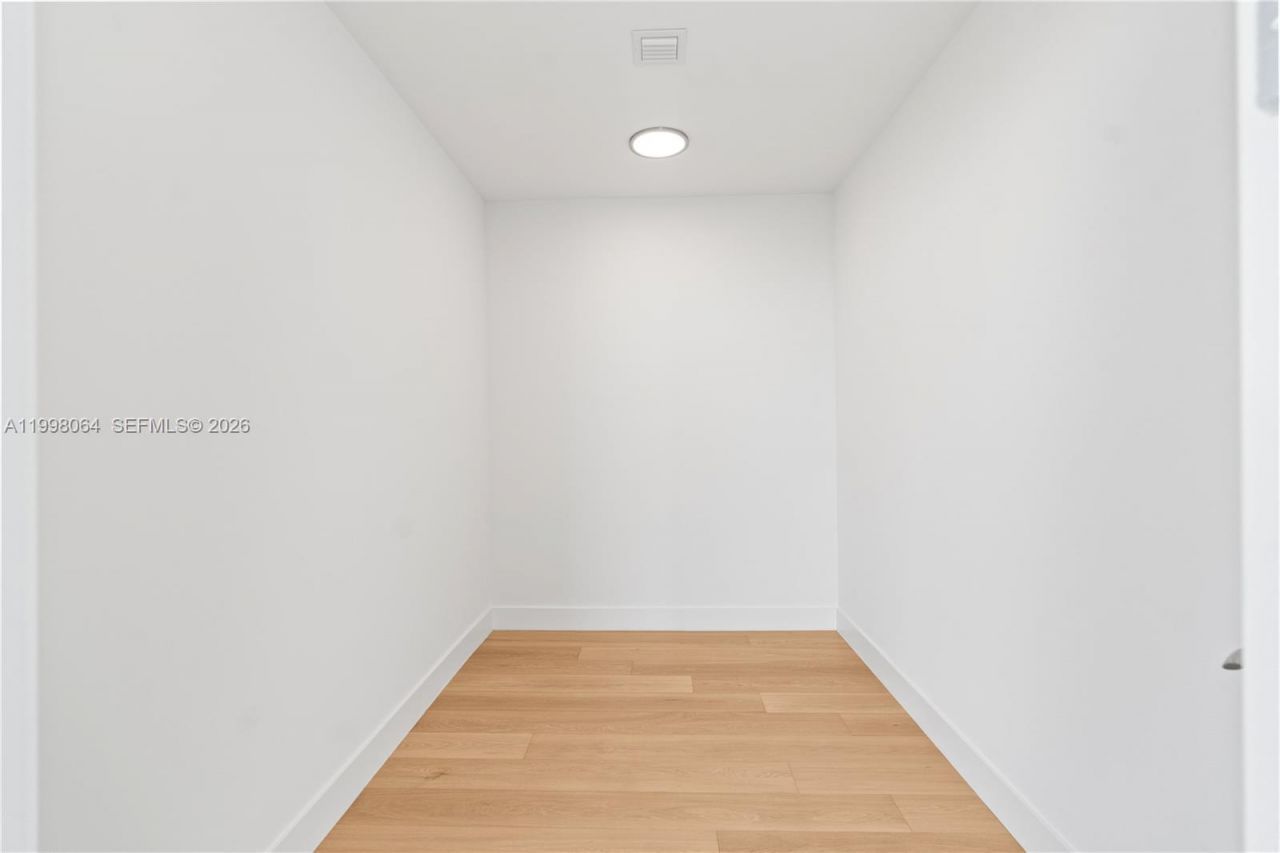 175 SE 25 Rd, Unit 2003, Miami, FL 33129 Photo