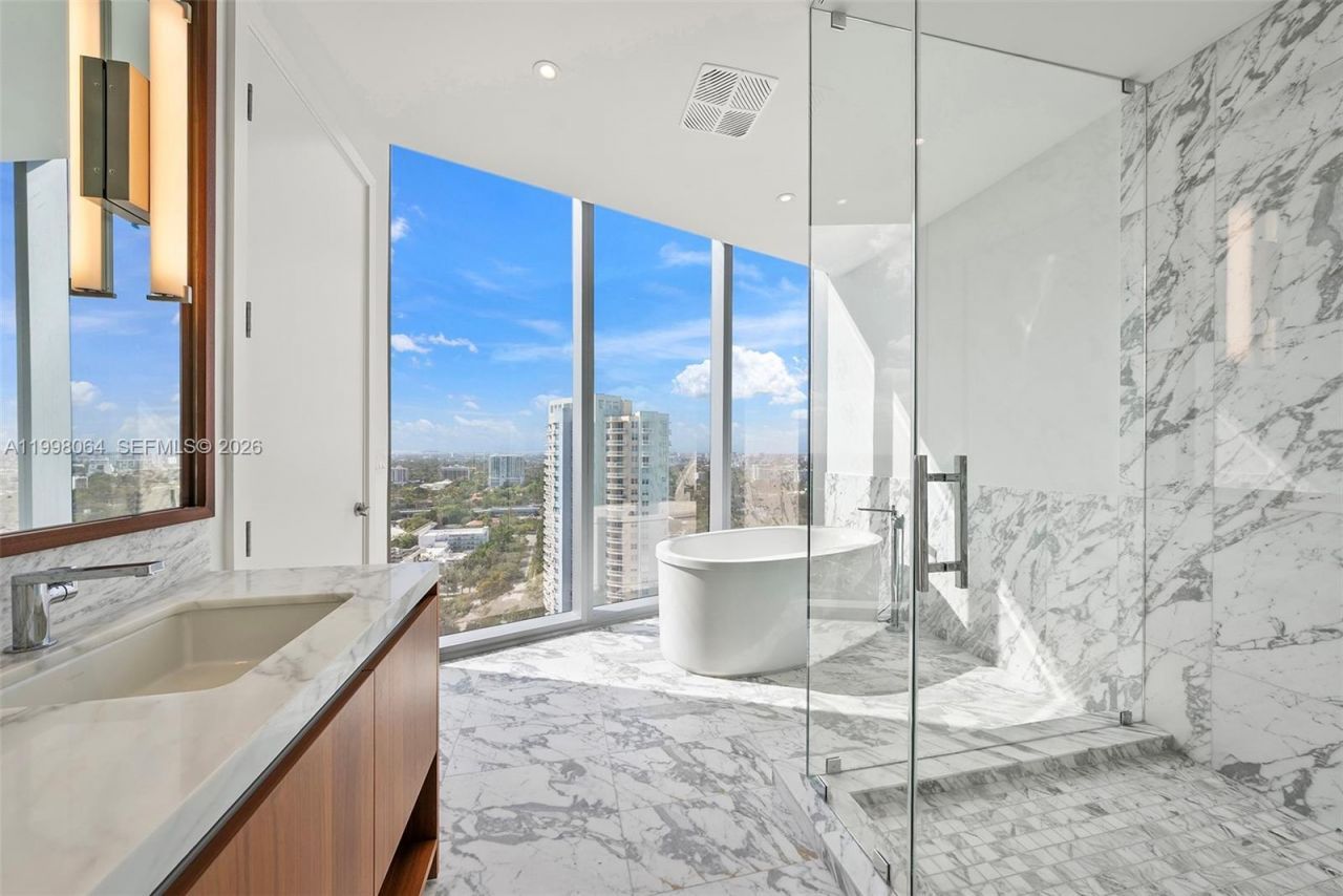 175 SE 25 Rd, Unit 2003, Miami, FL 33129 Photo