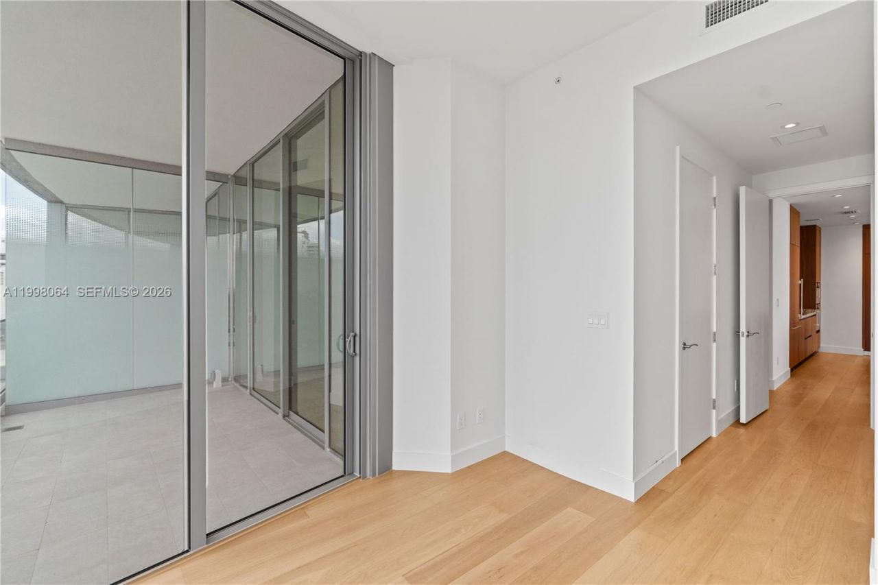 175 SE 25 Rd, Unit 2003, Miami, FL 33129 Photo