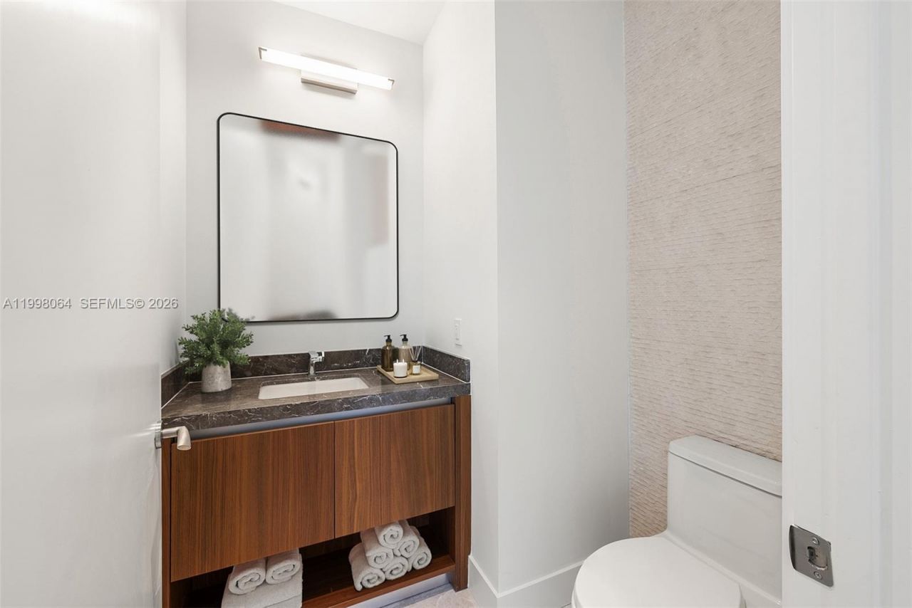 175 SE 25 Rd, Unit 2003, Miami, FL 33129 Photo