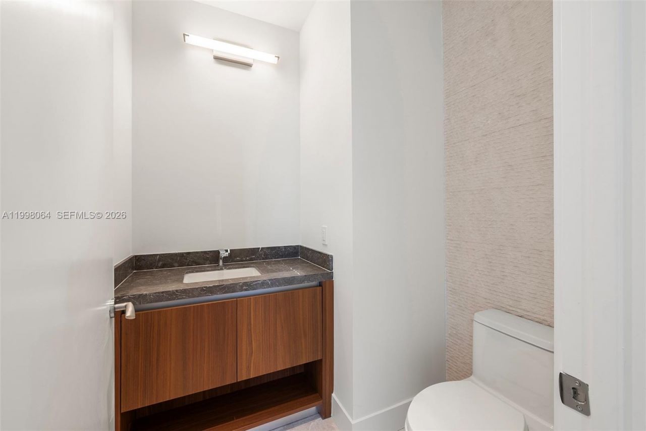 175 SE 25 Rd, Unit 2003, Miami, FL 33129 Photo