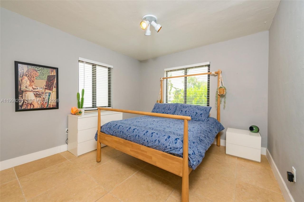 2925 NW 11th Ave , Unit Front, Miami, FL 33127 Photo