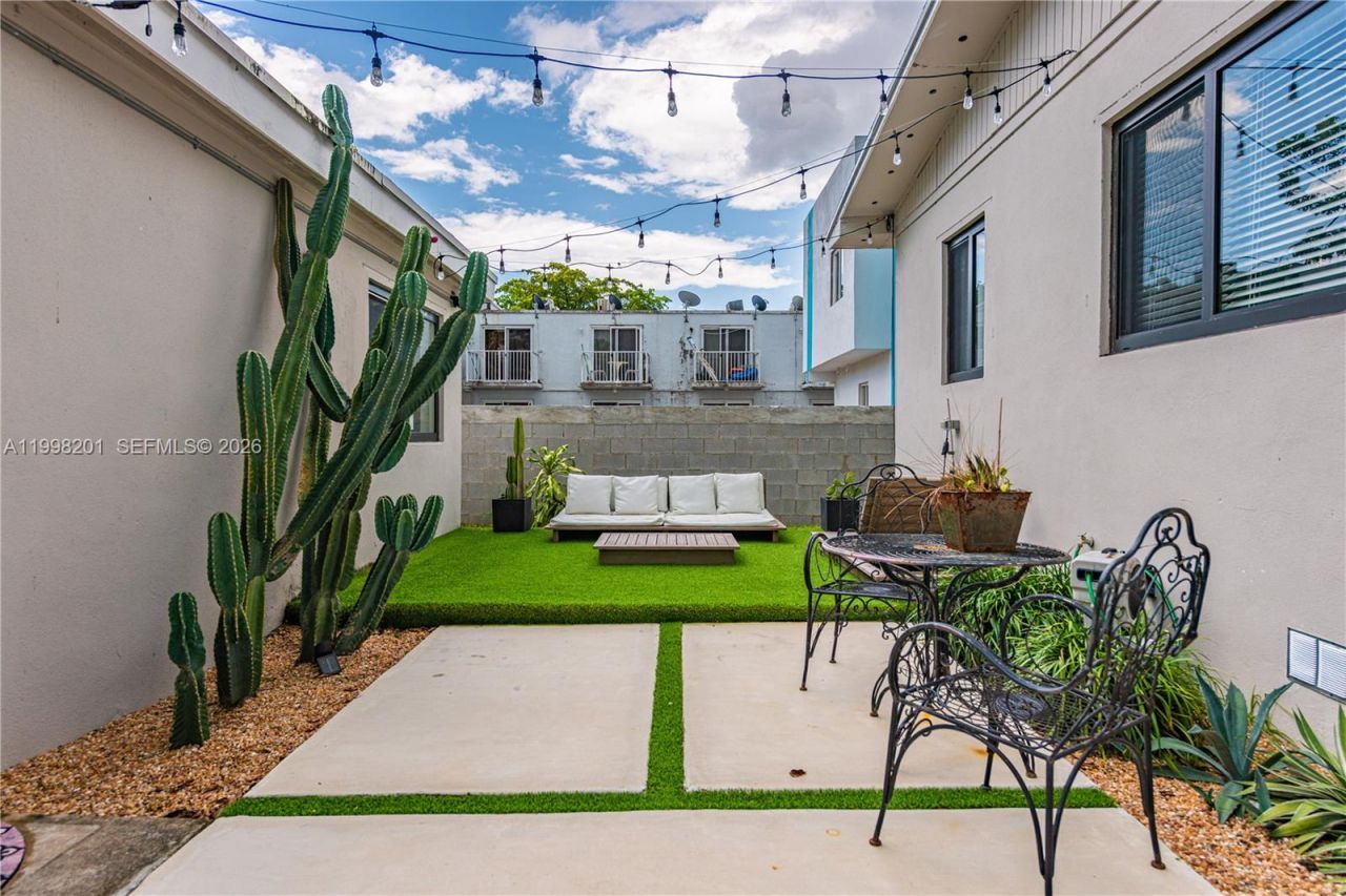 2925 NW 11th Ave , Unit Front, Miami, FL 33127 Photo