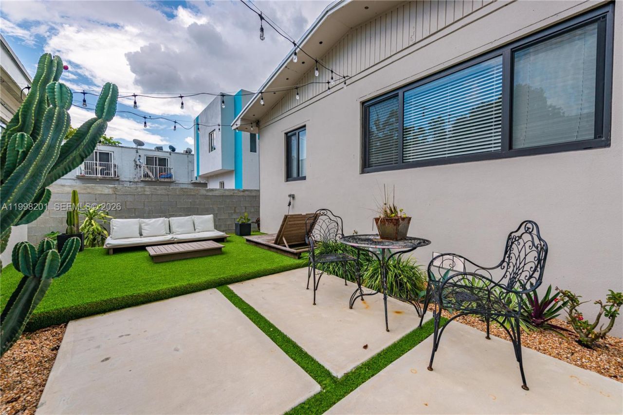 2925 NW 11th Ave , Unit Front, Miami, FL 33127 Photo