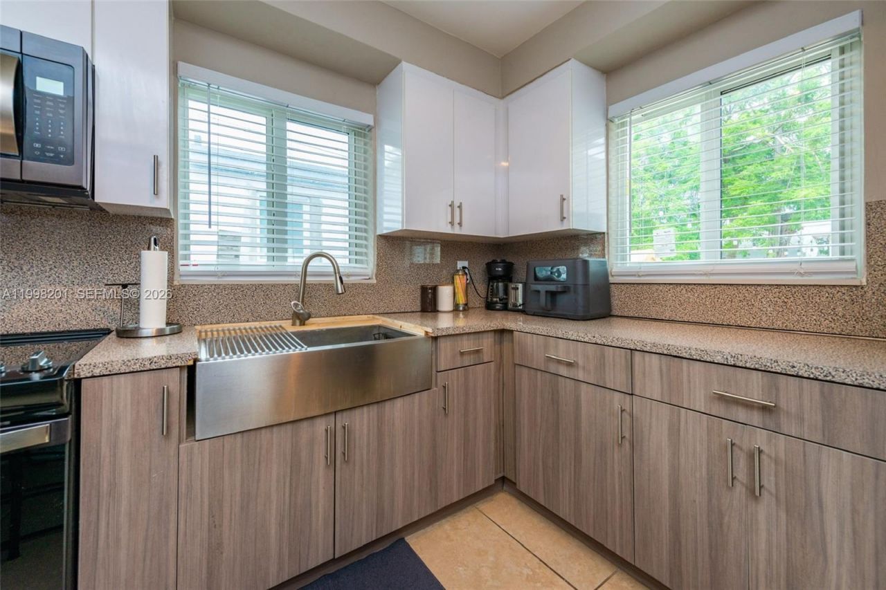 2925 NW 11th Ave , Unit Front, Miami, FL 33127 Photo