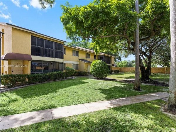 3047 N Oakland Forest Dr, Unit 204, Oakland Park, FL 33309