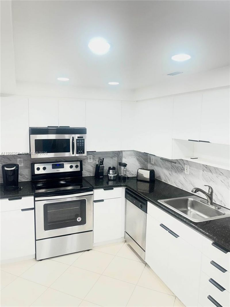 10350 W Bay Harbor Dr, Unit 3M, Bay Harbor Islands, FL 33154 Photo