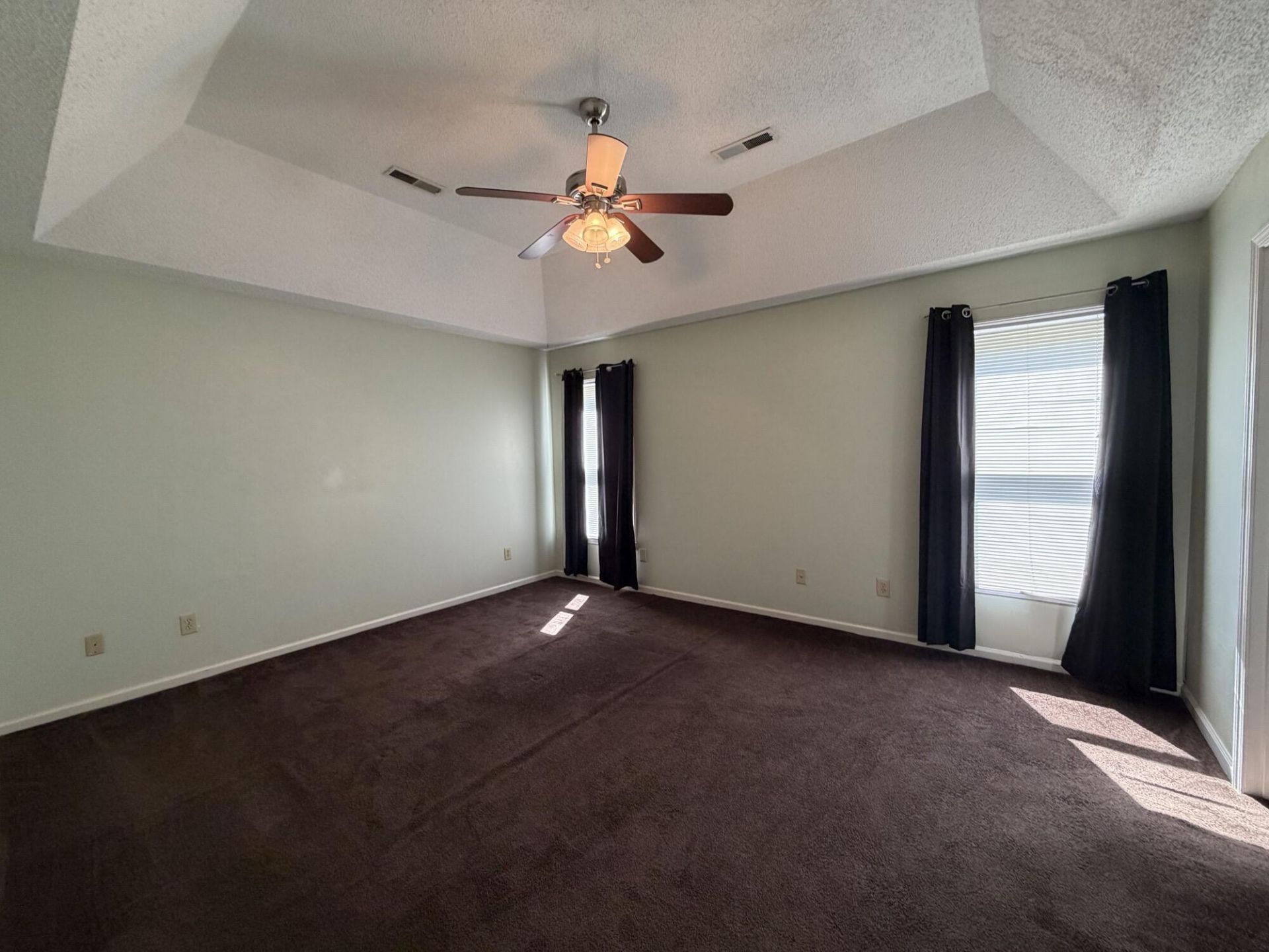 160 Wainwright Photo 10