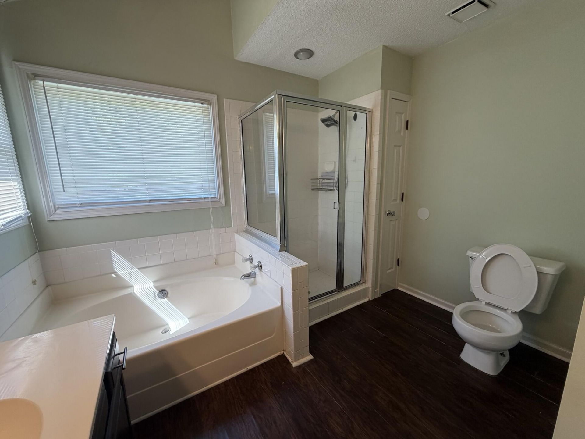 160 Wainwright Photo 12