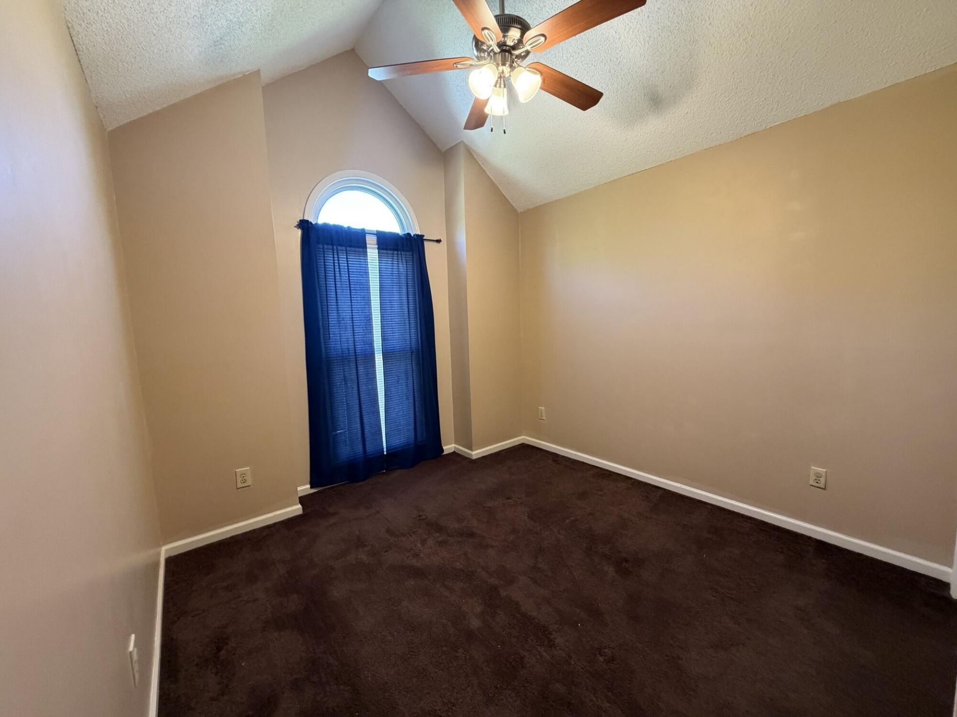 160 Wainwright Photo 14