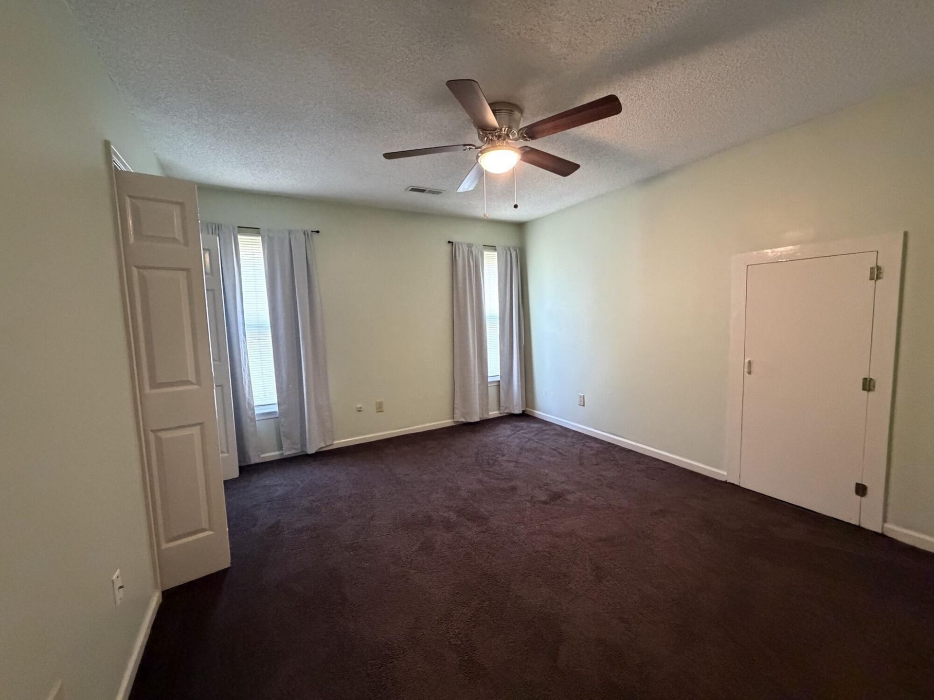 160 Wainwright Photo 16