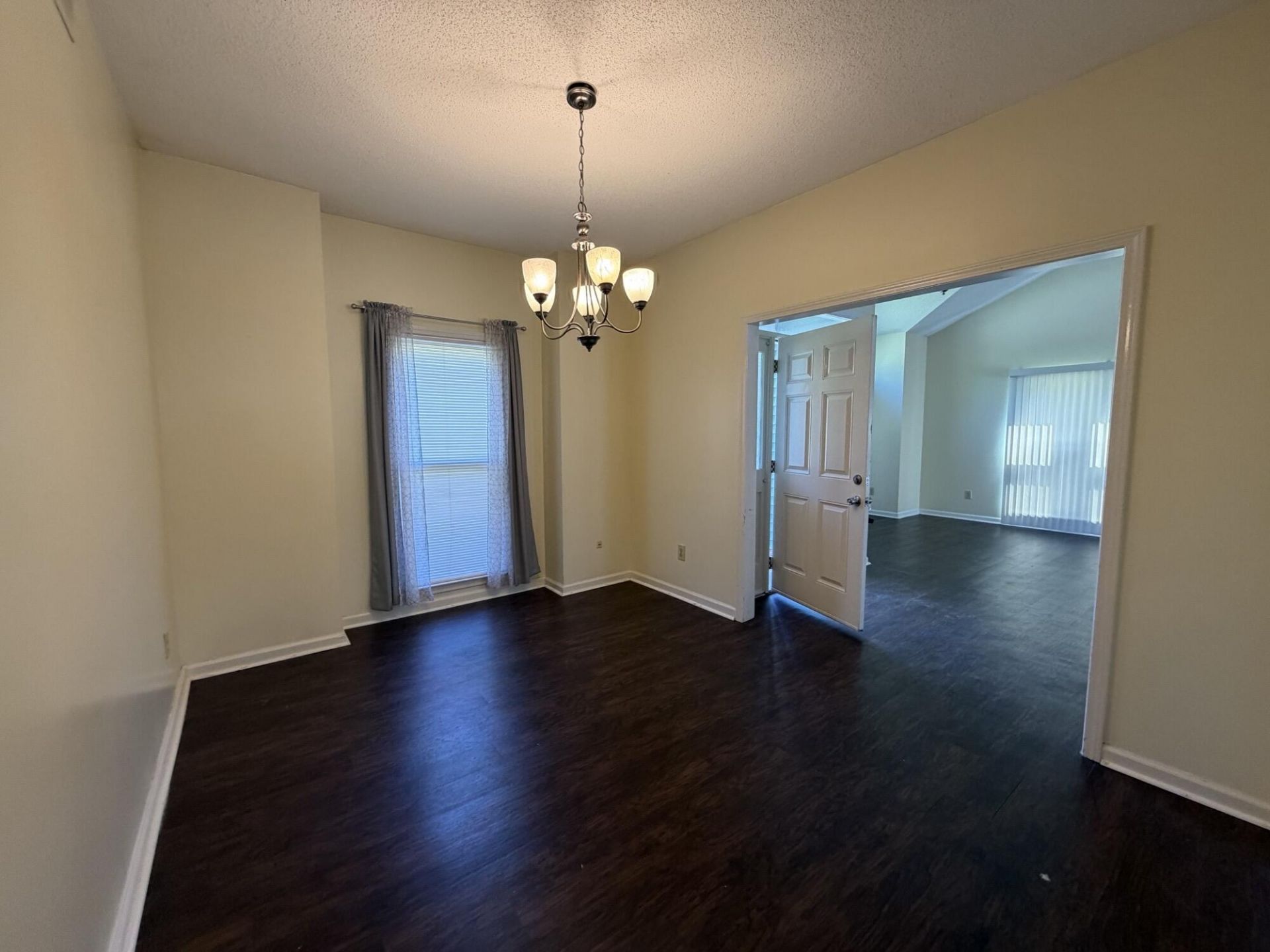 160 Wainwright Photo 6