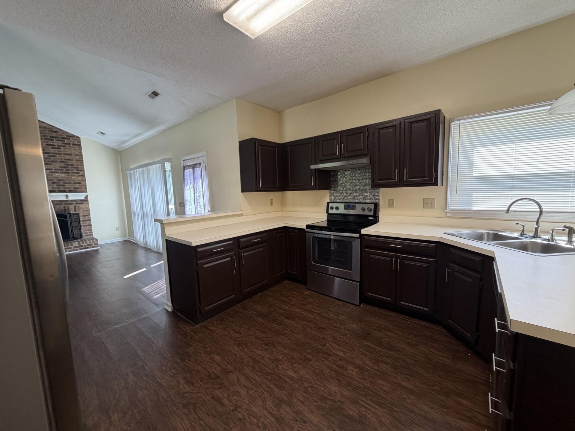 160 Wainwright Photo 8