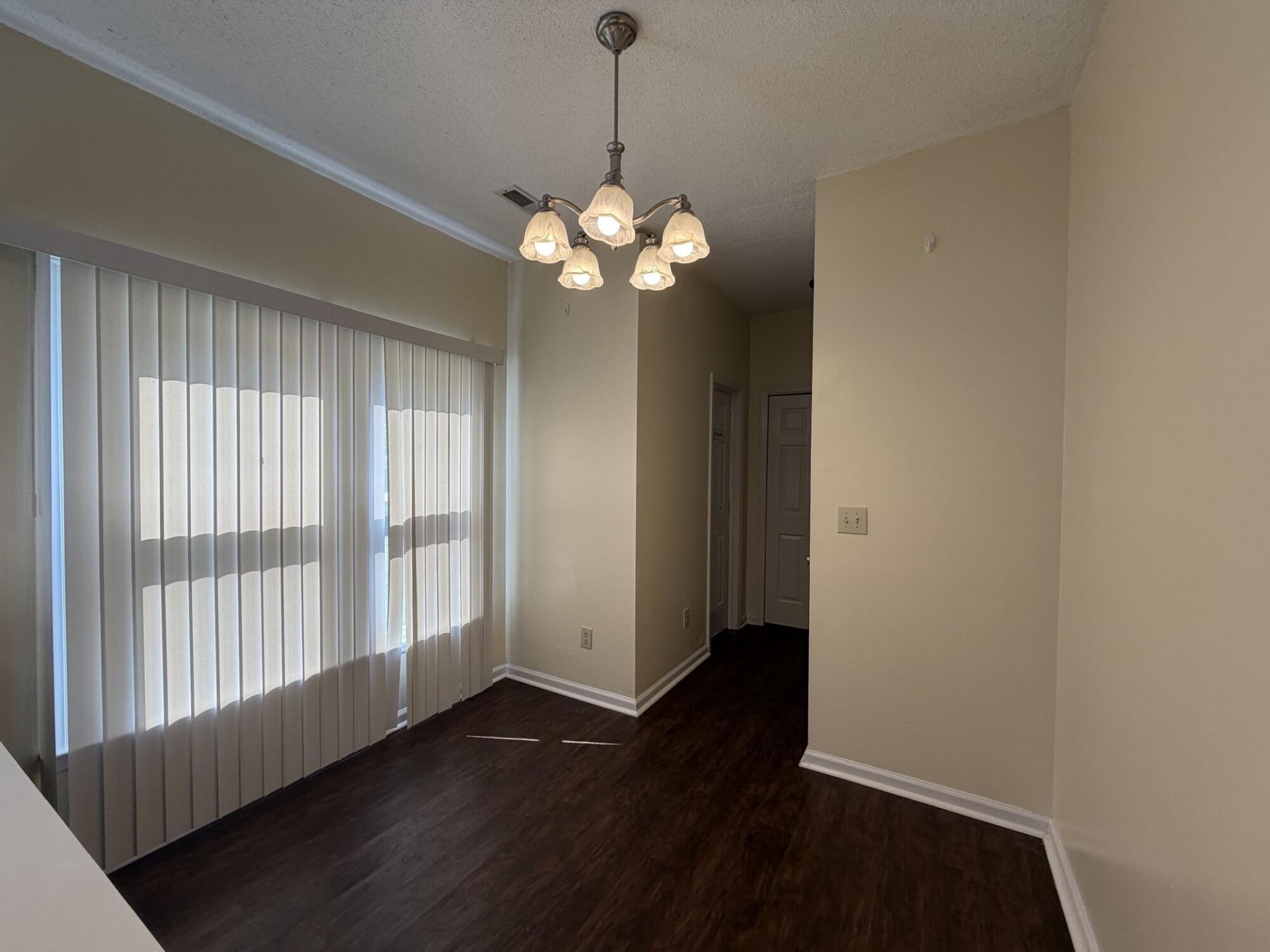 160 Wainwright Photo 9