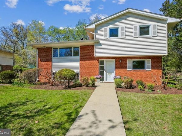 2 LORRE COURT, ROCKVILLE, MD 20852
