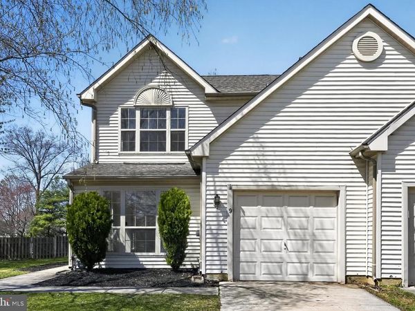 9 DEWBERRY LANE, DELRAN, NJ 08075