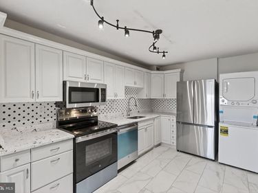 203 YOAKUM PARKWAY , Unit 1625, ALEXANDRIA, VA 22304