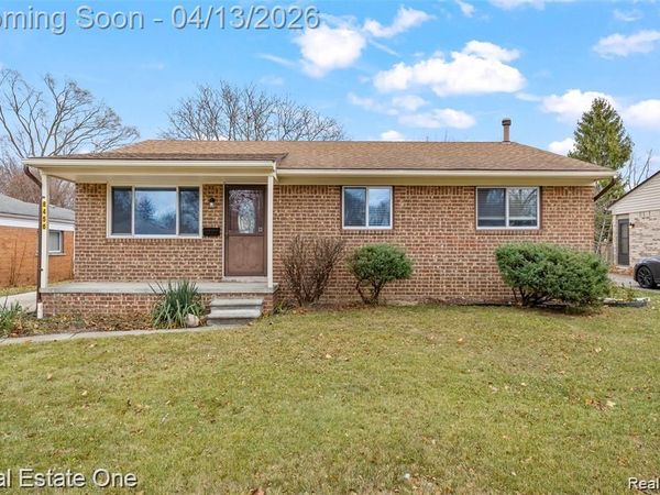8456 Robindale Avenue, Dearborn Heights, MI 48127