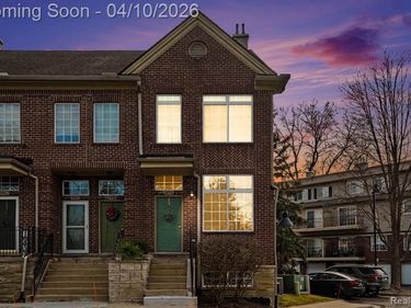 1456 Silverbrook Ridge Drive, Walled Lake, MI 48390