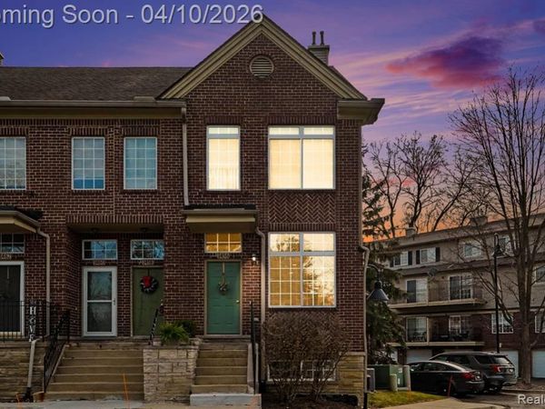 1456 Silverbrook Ridge Drive, Walled Lake, MI 48390