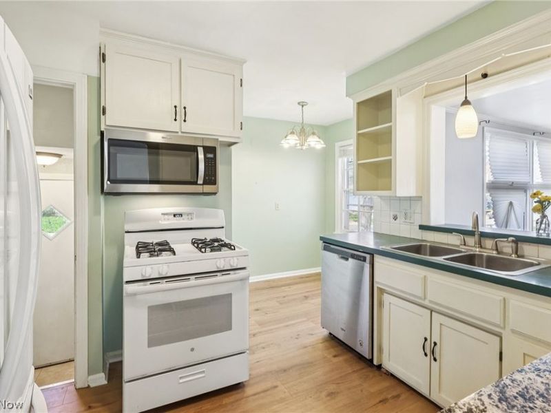 3741 Northwood Road, University Heights, OH 44118 Photo 14