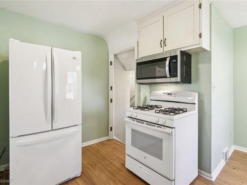 3741 Northwood Road, University Heights, OH 44118 Photo 16