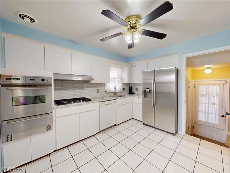 26361 Elinore Avenue, Euclid, OH 44132 Photo 11