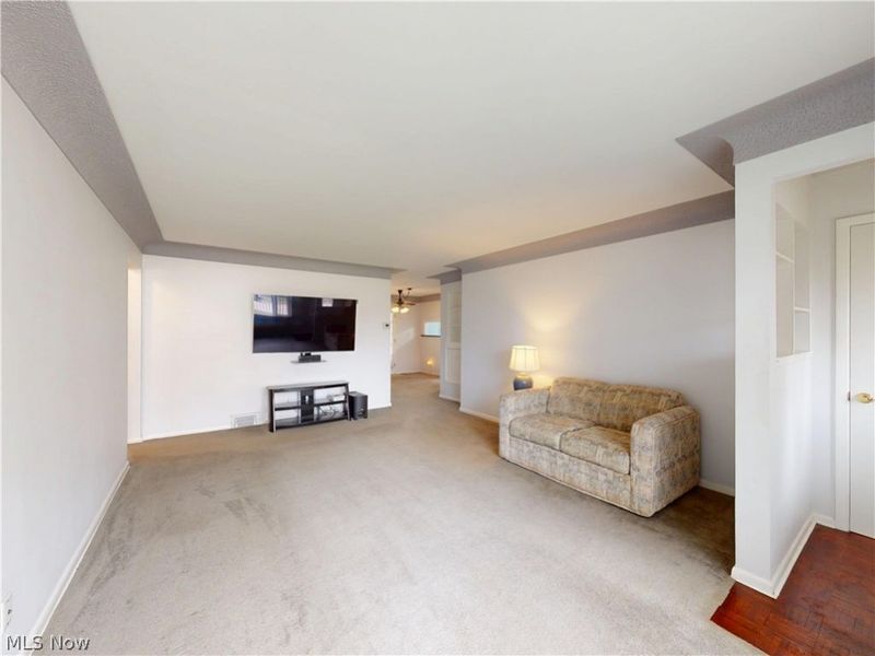 26361 Elinore Avenue, Euclid, OH 44132 Photo 2