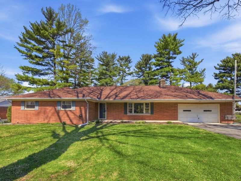 814 Wellington Drive, Springfield, OH 45506 Photo 3