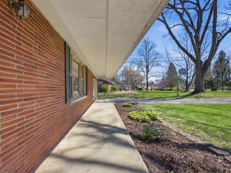 814 Wellington Drive, Springfield, OH 45506 Photo 4