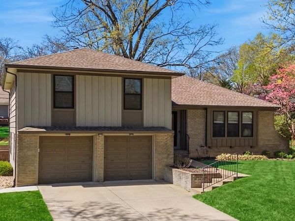 6348 Reeds Drive, Mission, KS 66202