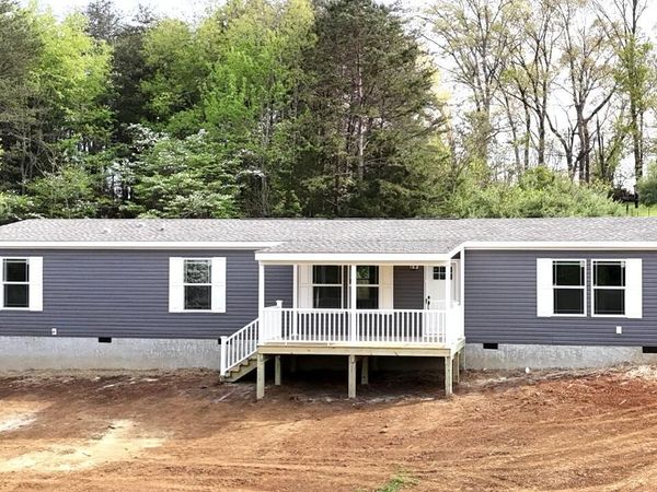 346 Bungalow Drive, Dandridge, TN 37725