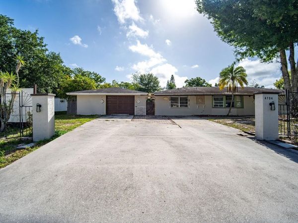 4734 DELMONTE AVENUE , SARASOTA, FL 34235
