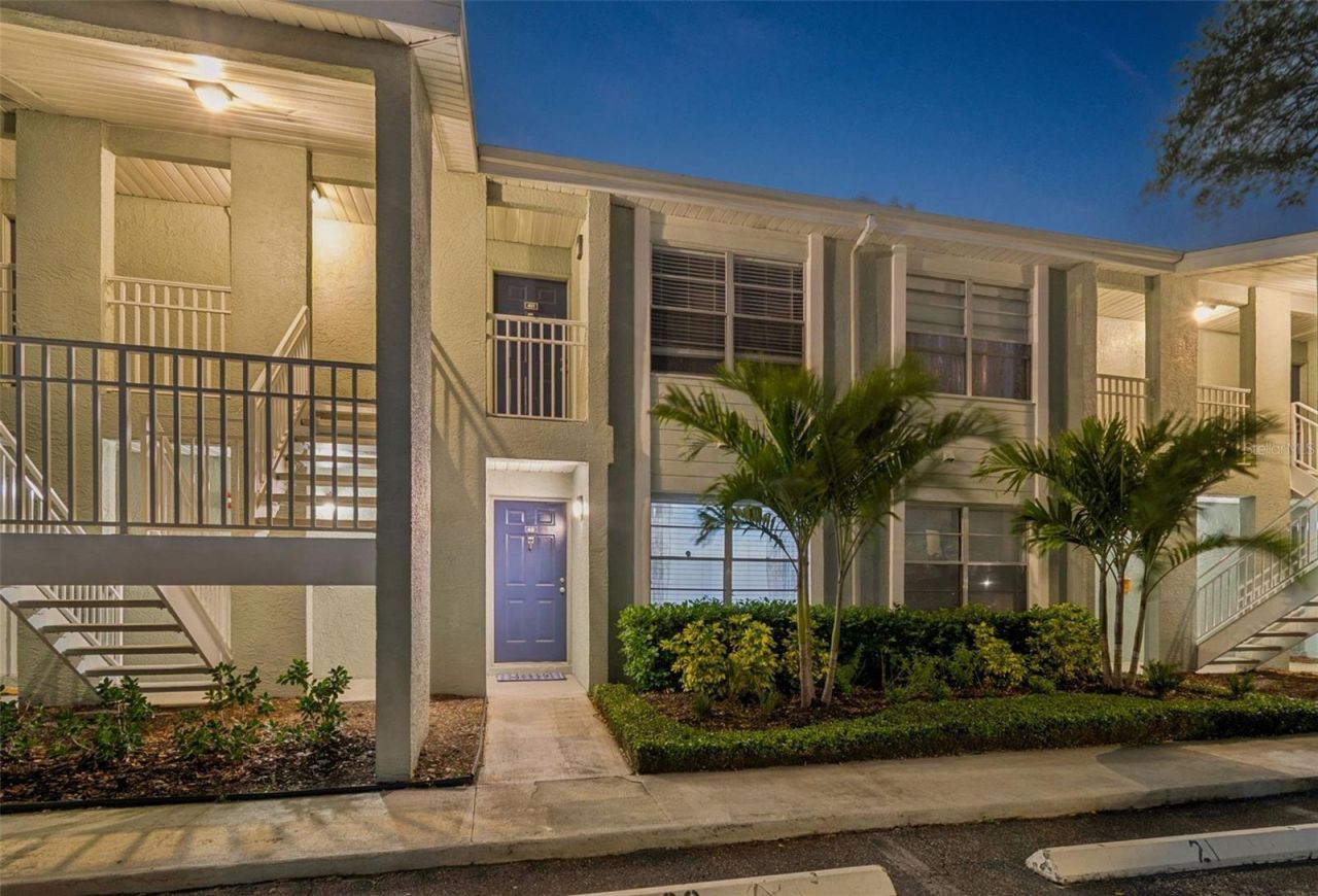 5440 S MACDILL AVENUE Tampa, FL 33611