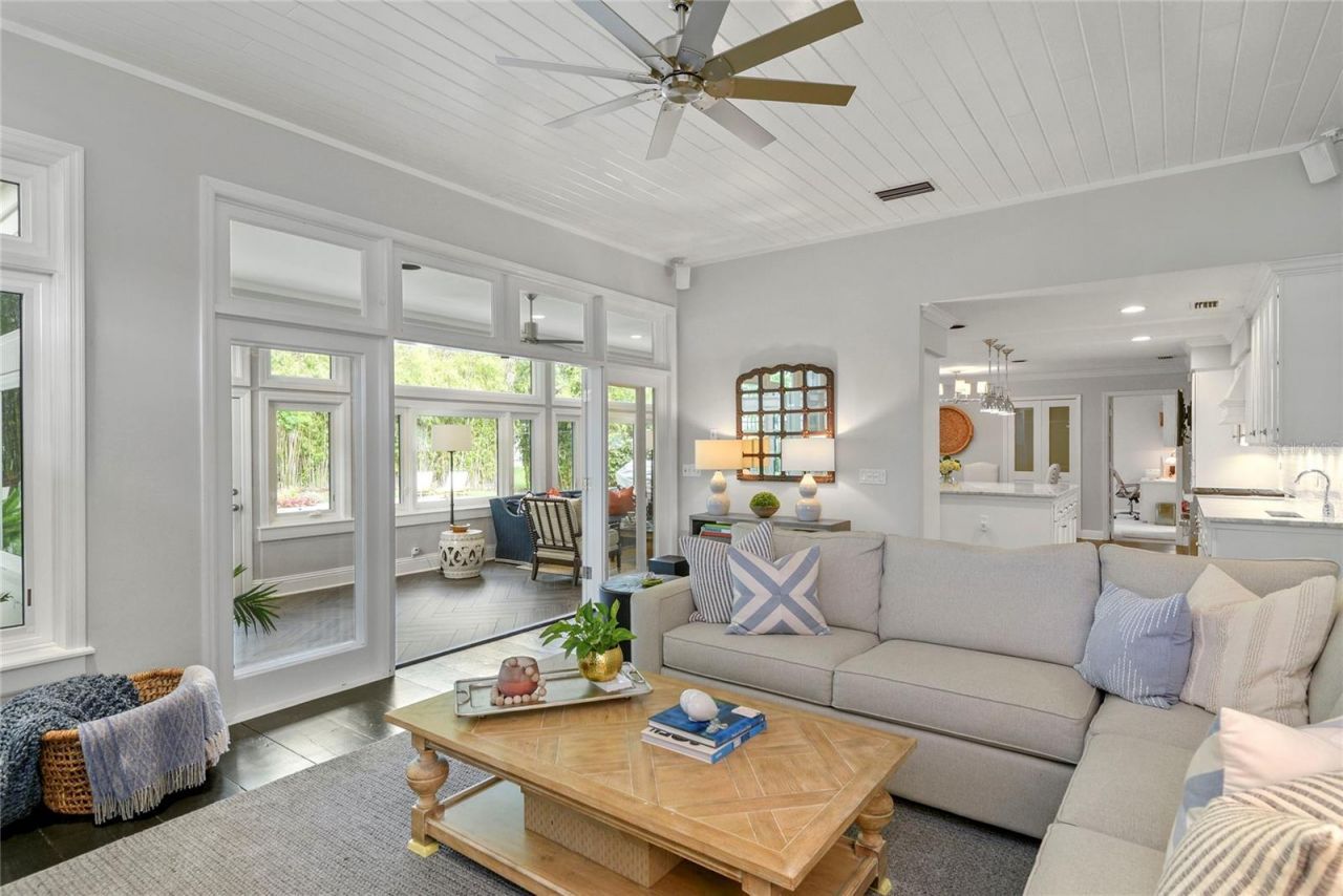 543 E Lake Sue Avenue , Winter Park, FL 32789 Photo