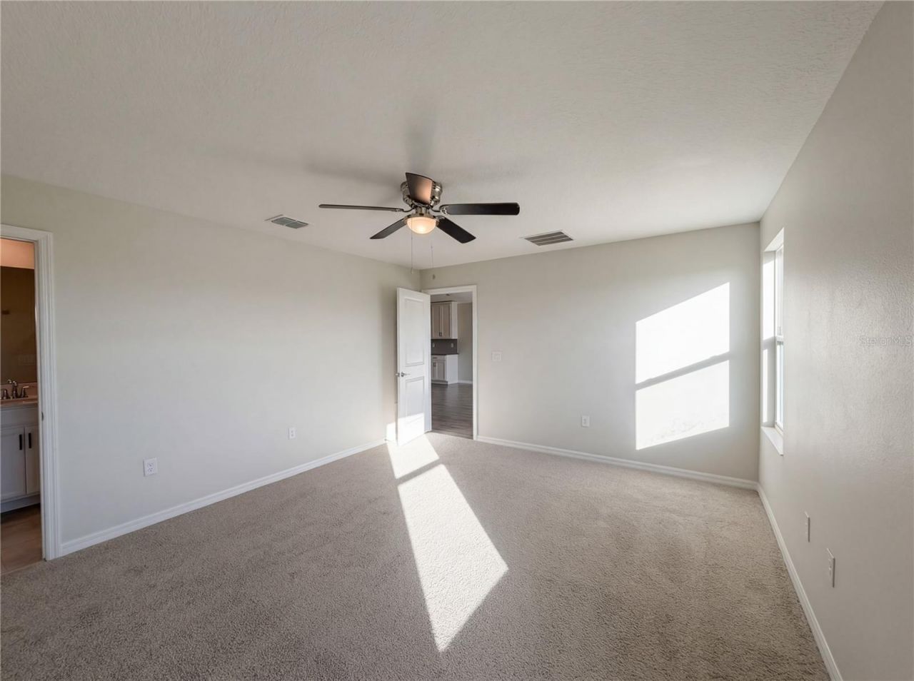 5108 Tanzanite Drive , Mount Dora, FL 32757 Photo