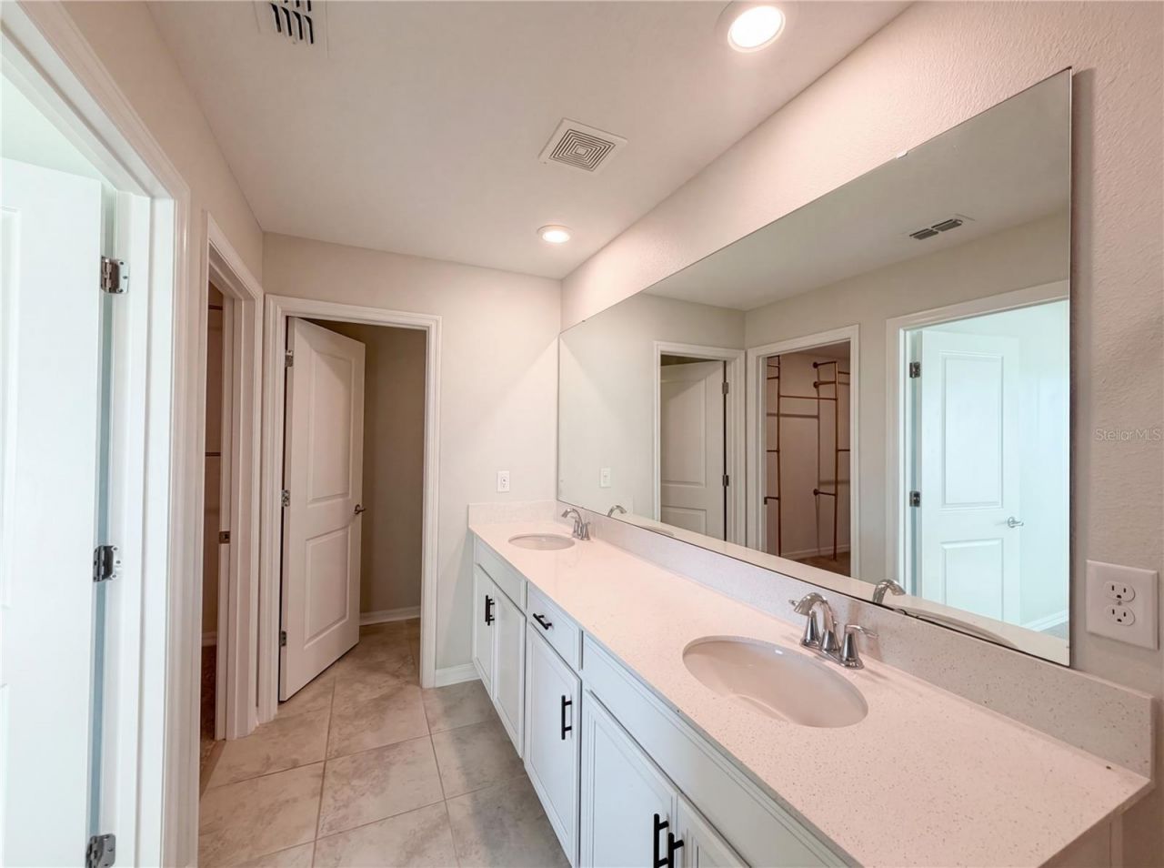 5108 Tanzanite Drive , Mount Dora, FL 32757 Photo