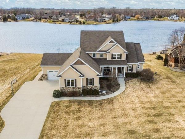2949 SEAFARER WAY, Suamico, WI 54173