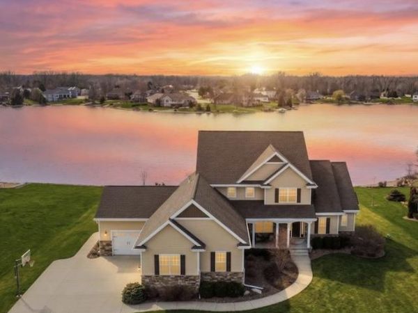 2949 SEAFARER WAY, Suamico, WI 54173