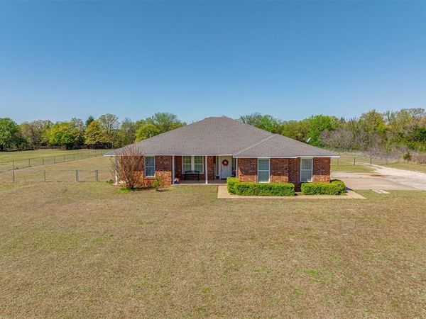 3325 Janet Lane, Harrah, OK 73045