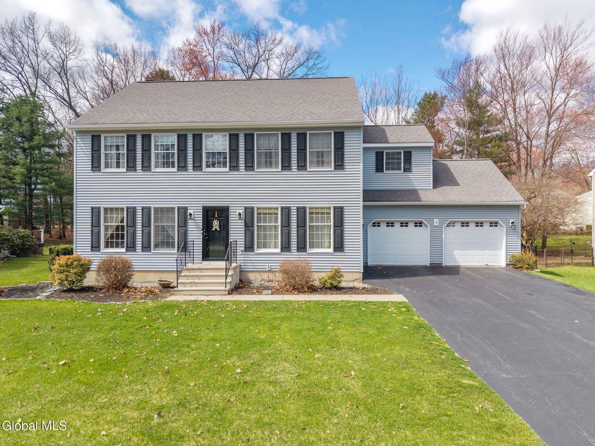 18 Hiawatha Drive, Clifton Park, NY 12065 Main Photo