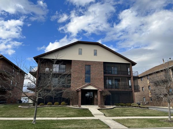 16736 Paxton Avenue, Unit 1N, Tinley Park, IL 60477