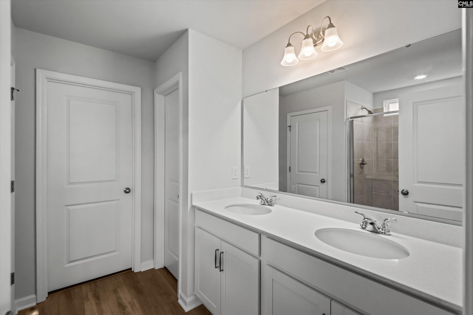 362 Aldergate Drive Photo 17