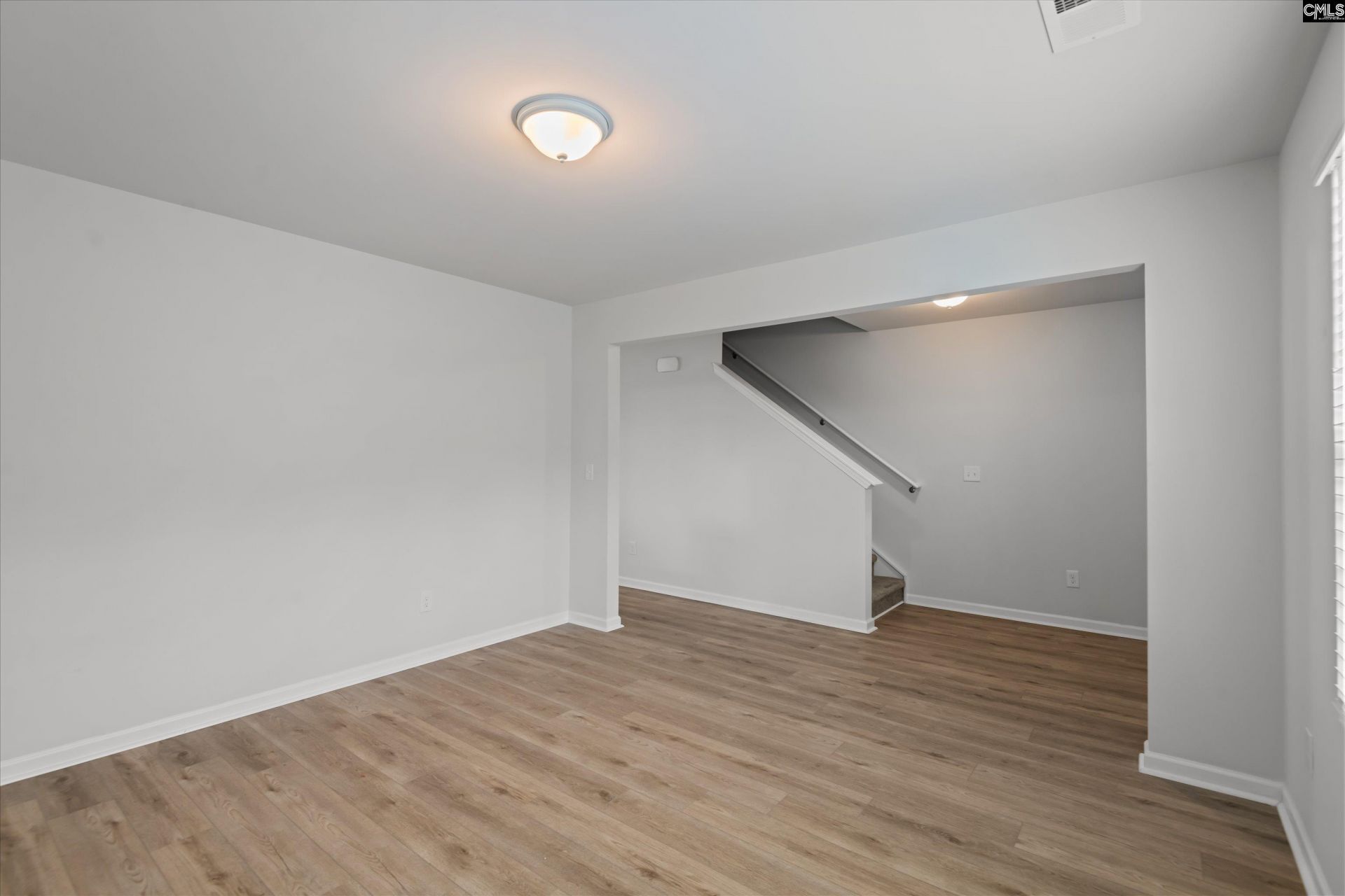 362 Aldergate Drive Photo 5