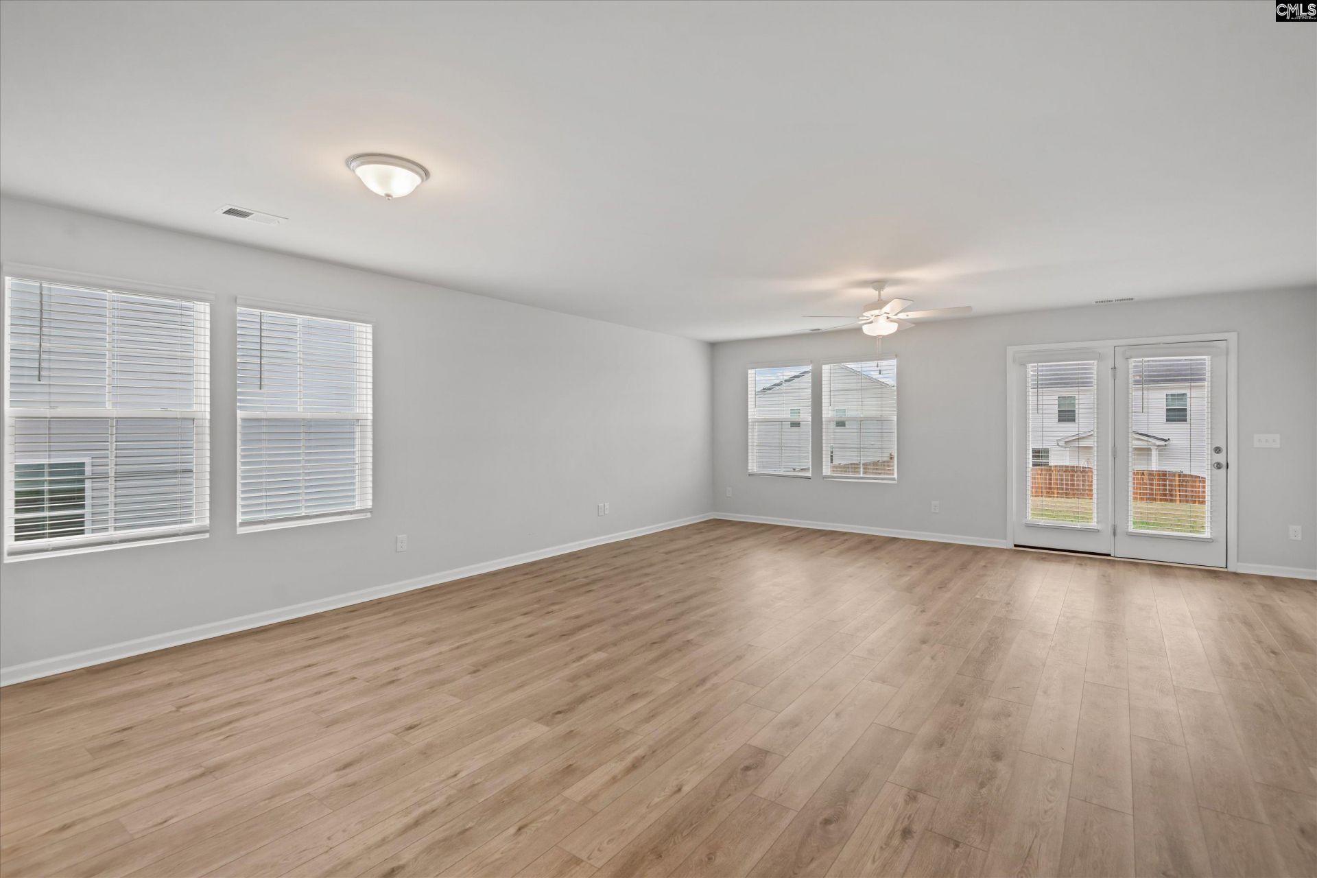 362 Aldergate Drive Photo 6